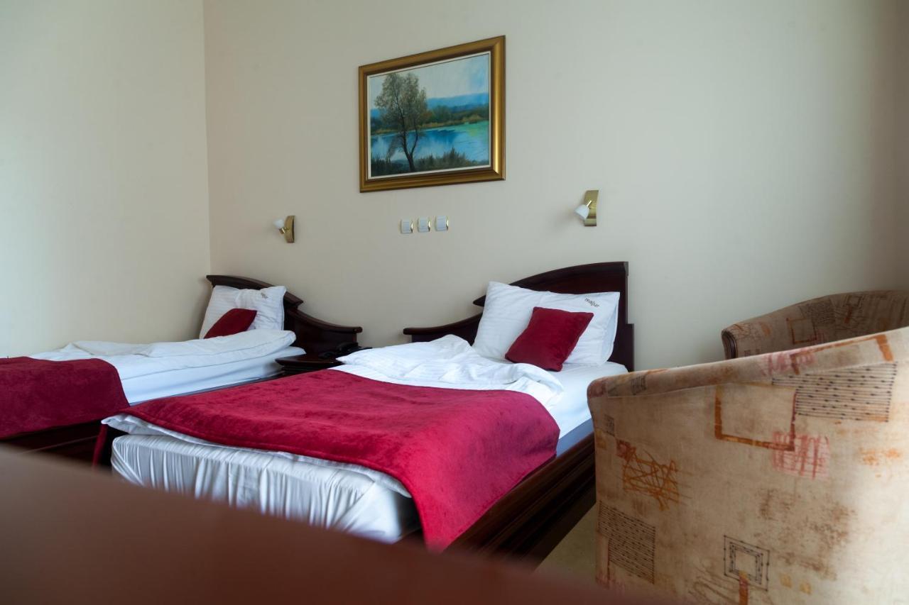 Hotel Villa Majur 苏博蒂察 外观 照片