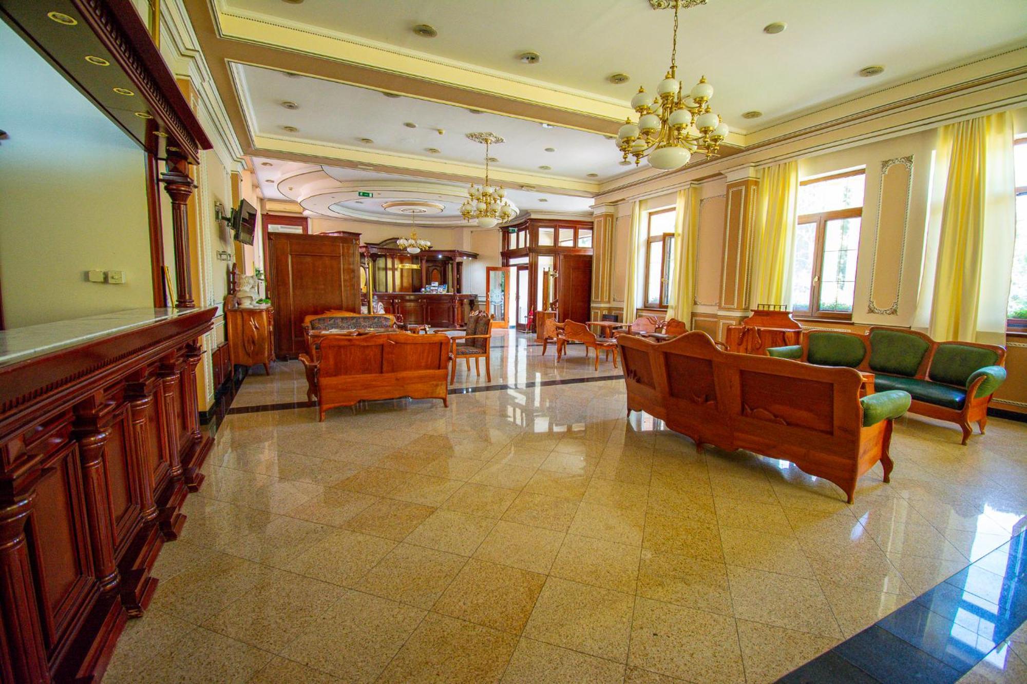Hotel Villa Majur 苏博蒂察 外观 照片