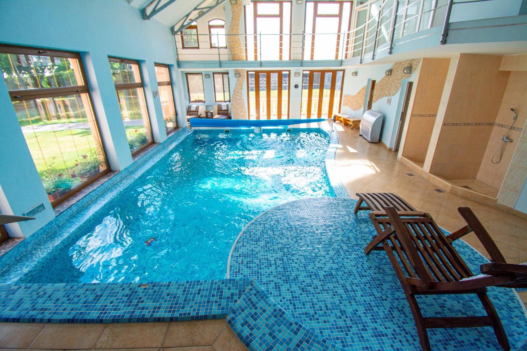 Hotel Villa Majur 苏博蒂察 外观 照片